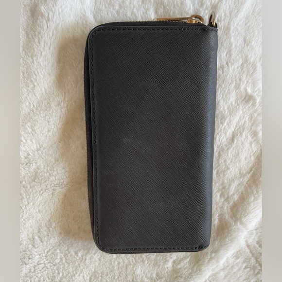 Michael Kors Wallet - Picture 3 of 8